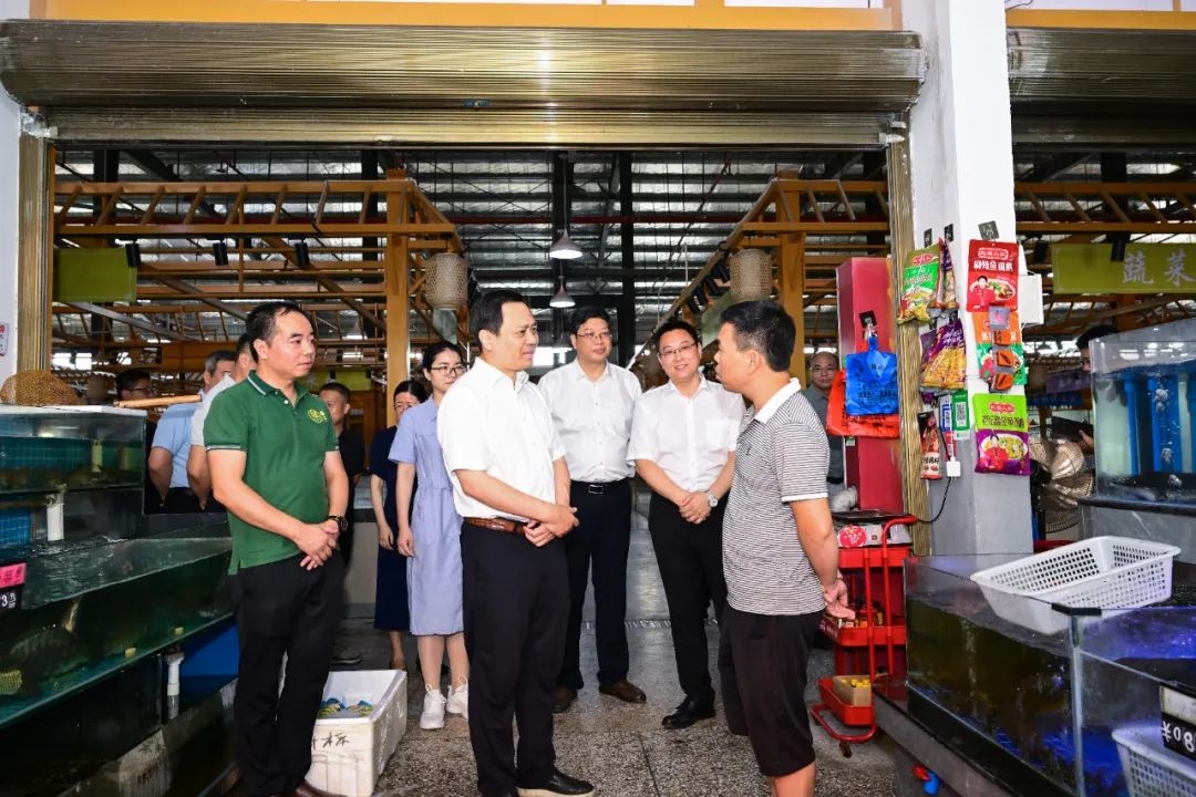 嚴允在宜春中心城區調研城市精細化管理工作